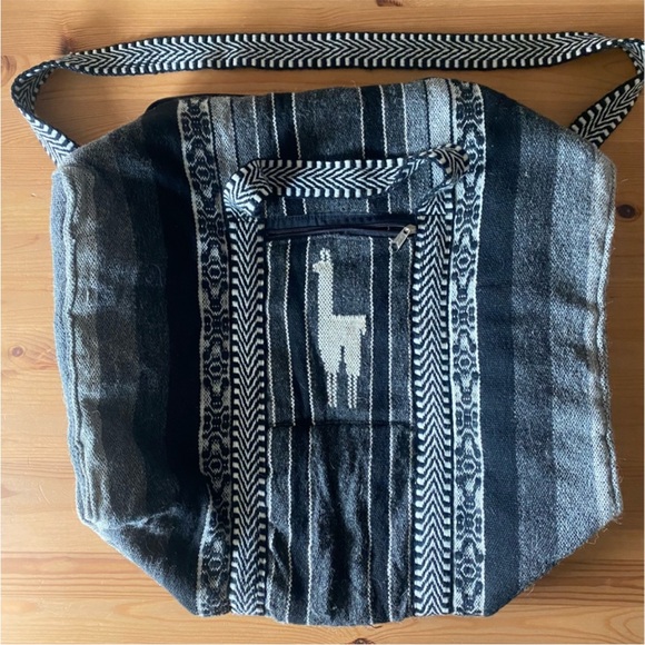 Peruvian Alpaca Artisan Padded Duffle in black and gray - Picture 8 of 12